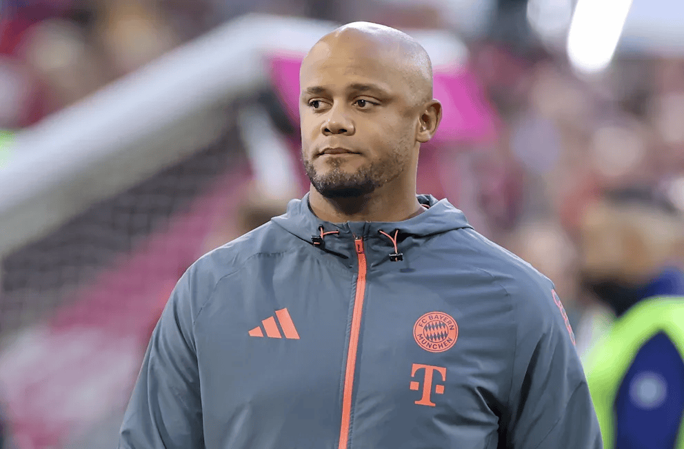 孔帕尼的前, 斯堡的比赛 孔帕尼的前, 斯堡的比赛